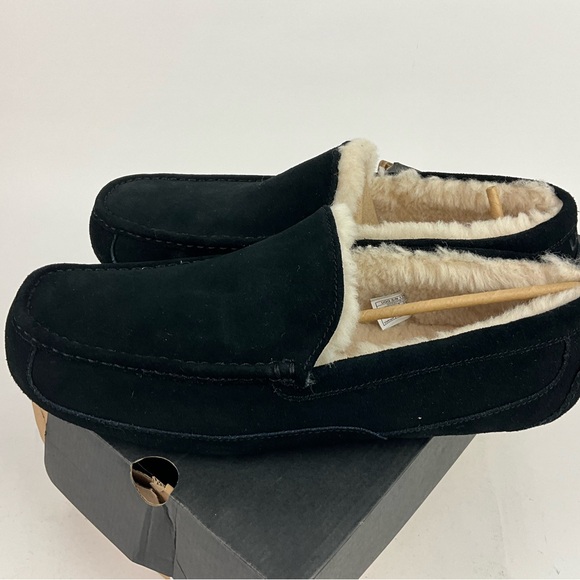 UGG Men’s Black Suede Loafers US size 16 NIB READ - Picture 2 of 10